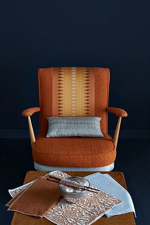 1960 Ercole chair covered with silk bouclé fabric, Riccio and Heritage silk design